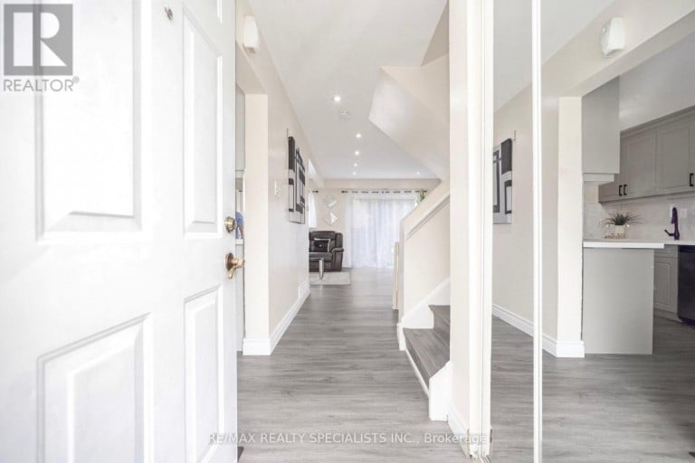 144 FLEETWOOD CRESCENT, Brampton (Southgate), Ontario, L6T2E6