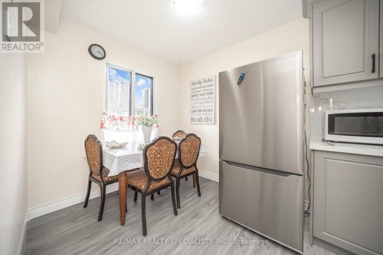 144 FLEETWOOD CRESCENT, Brampton (Southgate), Ontario, L6T2E6