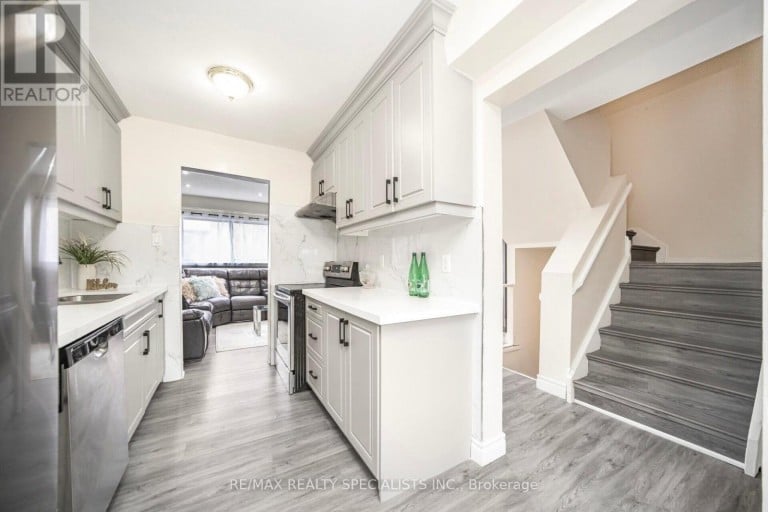 144 FLEETWOOD CRESCENT, Brampton (Southgate), Ontario, L6T2E6