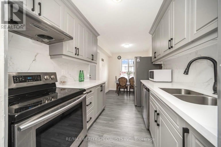 144 FLEETWOOD CRESCENT, Brampton (Southgate), Ontario, L6T2E6