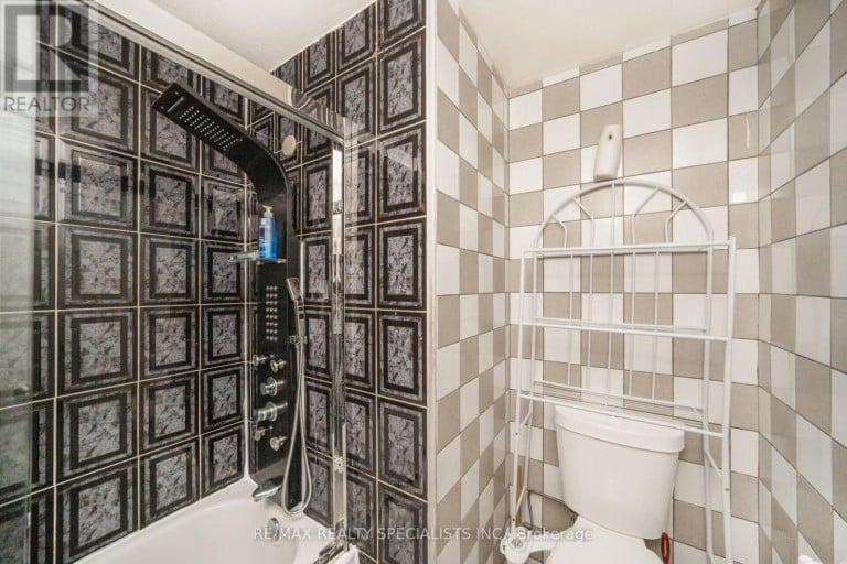 144 FLEETWOOD CRESCENT, Brampton (Southgate), Ontario, L6T2E6