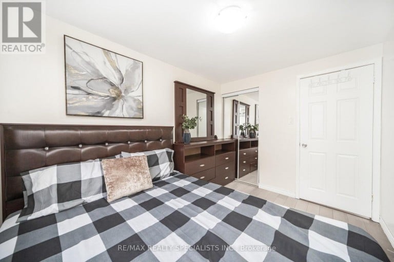 144 FLEETWOOD CRESCENT, Brampton (Southgate), Ontario, L6T2E6