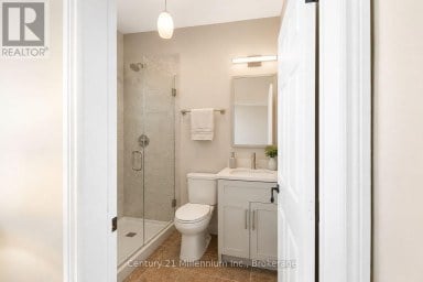 9 HILL STREET Collingwood Ontario photo 10