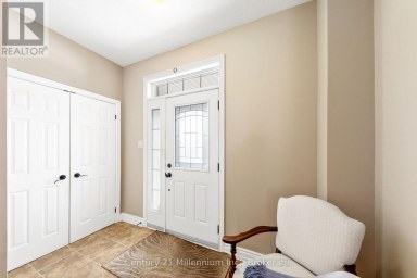 9 HILL STREET Collingwood Ontario photo 3