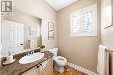 9 HILL STREET Collingwood Ontario photo 4