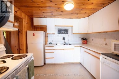1292 BITTER LAKE ROAD Dysart et al (Guilford) Ontario photo 13