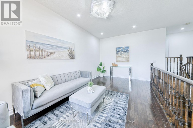35 SOFTNEEDLE AVENUE, Brampton (Sandringham-Wellington), Ontario, L6R1K4