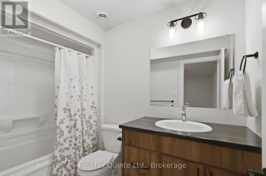 94 RAYCROFT DRIVE Belleville (Thurlow Ward) Ontario photo 24