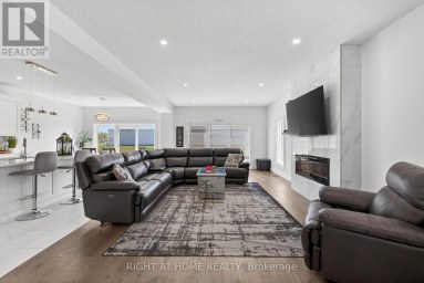 216 GREENE STREET South Huron (Exeter) Ontario photo 2