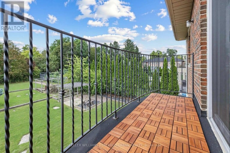 18 YONGEVIEW AVENUE, Richmond Hill (South Richvale), Ontario, L4C7A4