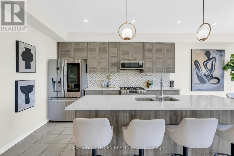 28 MAGDALENA STREET, Hamilton (Stoney Creek), Ontario, L8J0M3