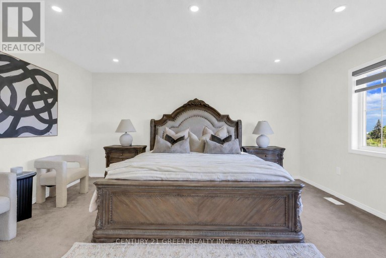 28 MAGDALENA STREET, Hamilton (Stoney Creek), Ontario, L8J0M3