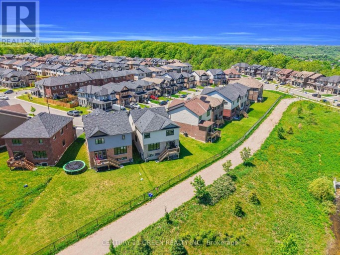 28 MAGDALENA STREET, Hamilton (Stoney Creek), Ontario, L8J0M3