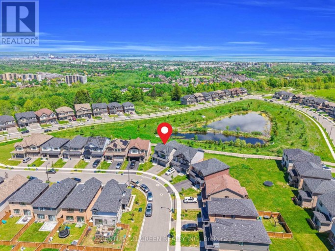 28 MAGDALENA STREET, Hamilton (Stoney Creek), Ontario, L8J0M3