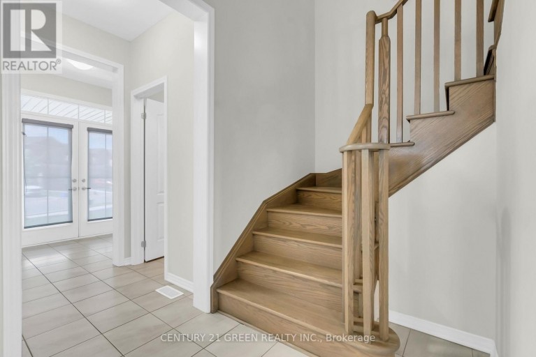 28 MAGDALENA STREET, Hamilton (Stoney Creek), Ontario, L8J0M3