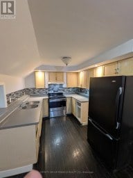 12 RUSSELL STREET W Kawartha Lakes (Lindsay) Ontario photo 2