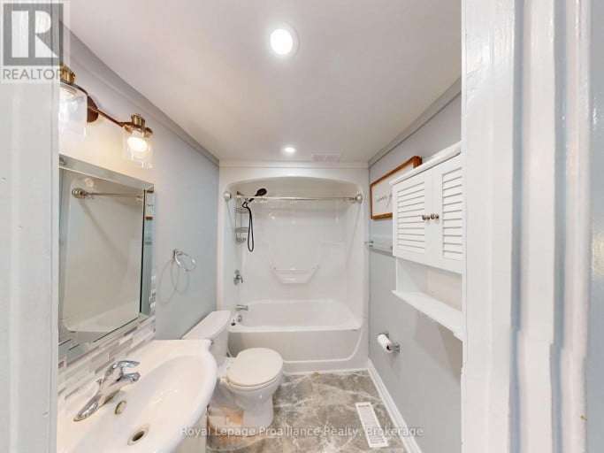 24 COSY COVE LANE, Tweed (Hungerford (Twp)), Ontario, K0K3J0