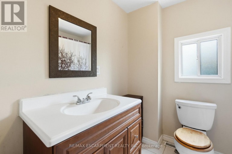26 NIAGARA STREET, Hamilton (Industrial Sector), Ontario, L8L6A2