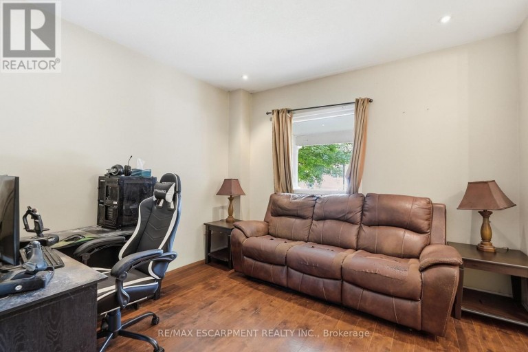 26 NIAGARA STREET, Hamilton (Industrial Sector), Ontario, L8L6A2