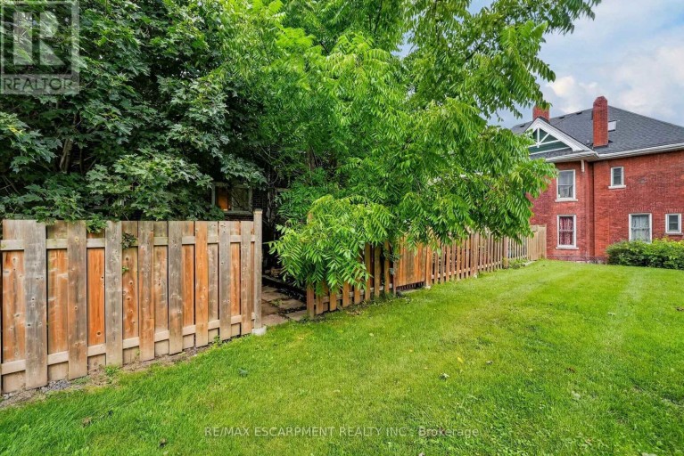 3 - 132 LOCK STREET W, Haldimand (Dunnville), Ontario, N1A1T9