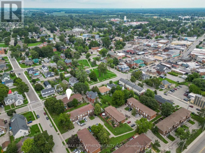 3 - 132 LOCK STREET W, Haldimand (Dunnville), Ontario, N1A1T9