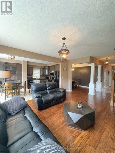 127 VINTON ROAD, Hamilton (Meadowlands), Ontario, L9K0G7
