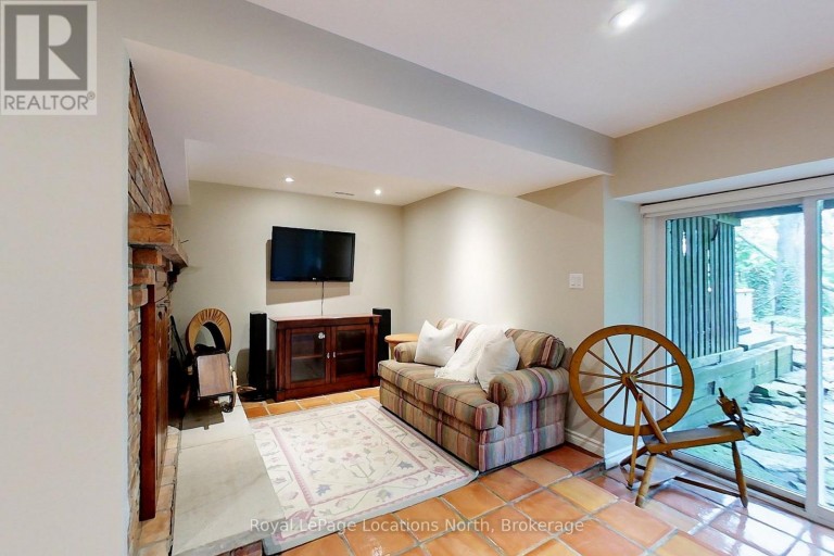 40 ALICE STREET E, Blue Mountains, Ontario, N0H2P0