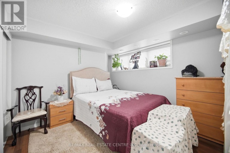2 - 153 ISAAC DEVINS BOULEVARD, Toronto (Humberlea-Pelmo Park), Ontario, M9M0C5