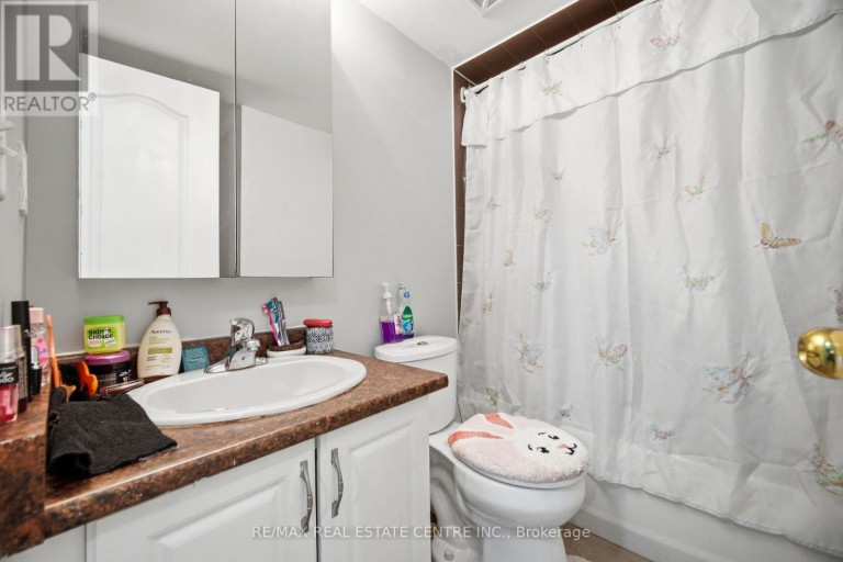 2 - 153 ISAAC DEVINS BOULEVARD, Toronto (Humberlea-Pelmo Park), Ontario, M9M0C5