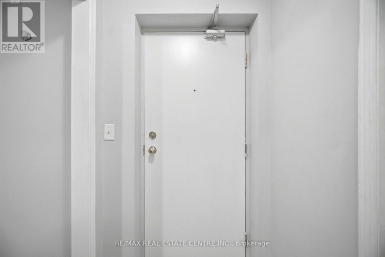 2 - 153 ISAAC DEVINS BOULEVARD, Toronto (Humberlea-Pelmo Park), Ontario, M9M0C5