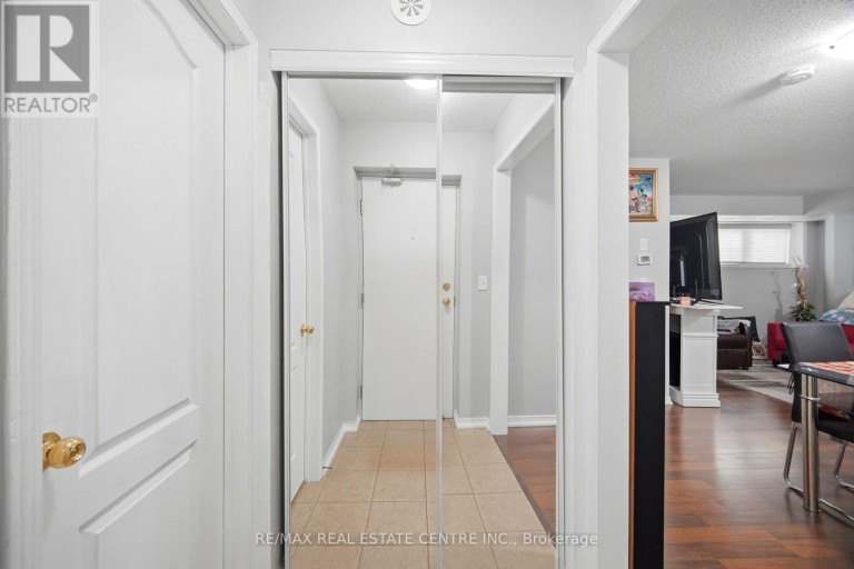2 - 153 ISAAC DEVINS BOULEVARD, Toronto (Humberlea-Pelmo Park), Ontario, M9M0C5