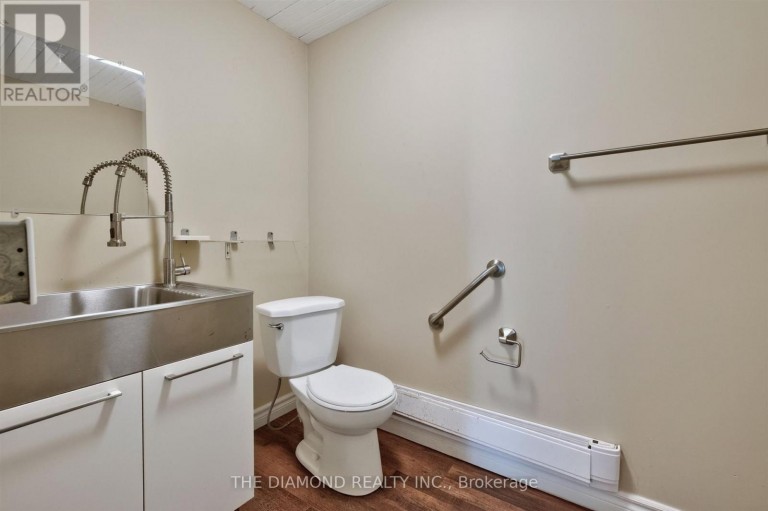3925 BLOOR STREET W, Toronto (Islington-City Centre West), Ontario, M9B1L8