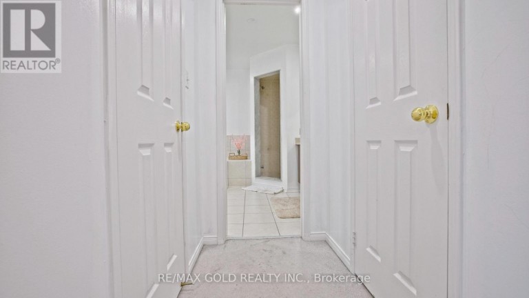 29 ABBOTSBURY DRIVE, Brampton (Credit Valley), Ontario, L6X0S4