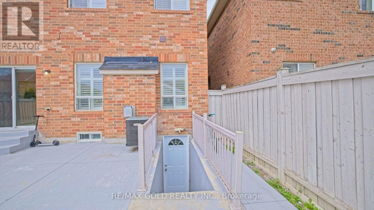 29 ABBOTSBURY DRIVE, Brampton (Credit Valley), Ontario, L6X0S4