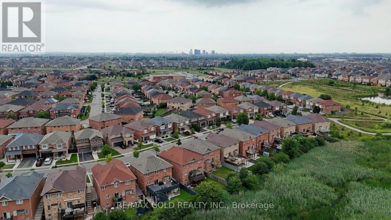 29 ABBOTSBURY DRIVE, Brampton (Credit Valley), Ontario, L6X0S4