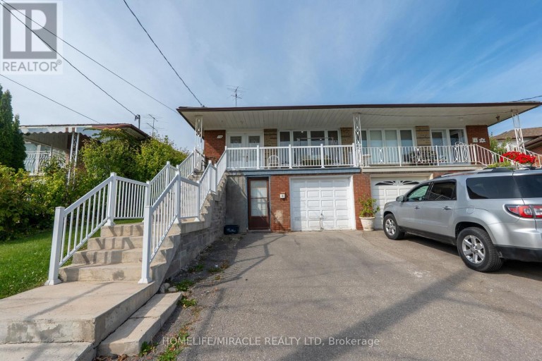 12 BRUBECK ROAD, Toronto (Humbermede), Ontario, M9M1W7