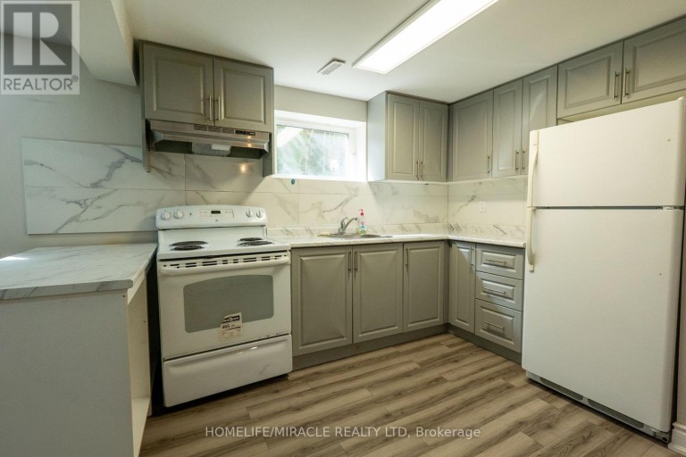 12 BRUBECK ROAD, Toronto (Humbermede), Ontario, M9M1W7
