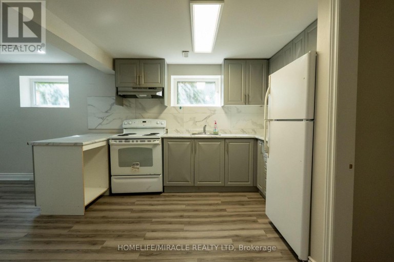 12 BRUBECK ROAD, Toronto (Humbermede), Ontario, M9M1W7