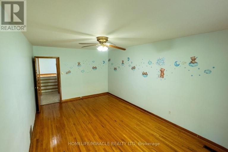 12 BRUBECK ROAD, Toronto (Humbermede), Ontario, M9M1W7