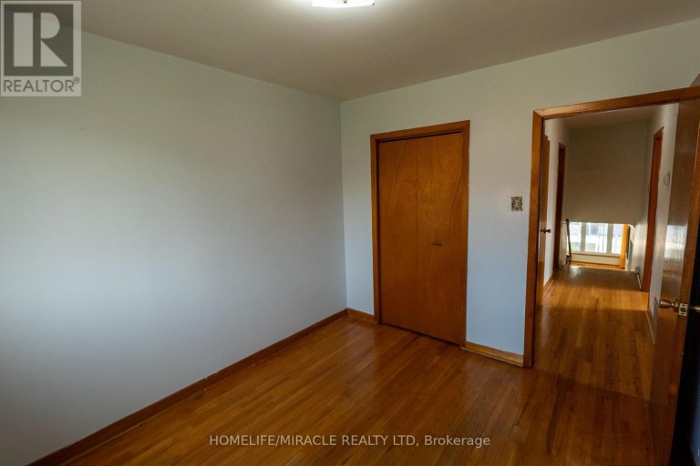 12 BRUBECK ROAD, Toronto (Humbermede), Ontario, M9M1W7