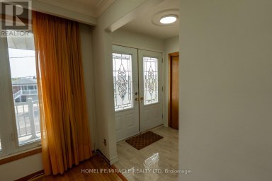 12 BRUBECK ROAD Toronto (Humbermede) Ontario photo 4