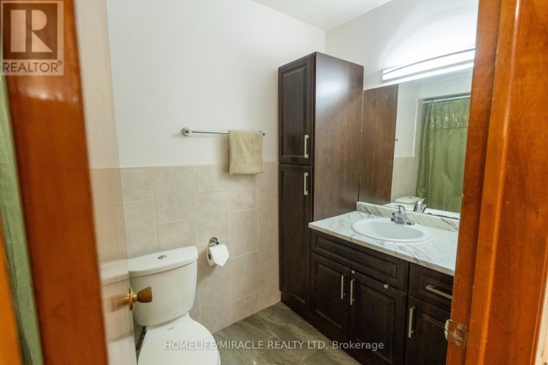 12 BRUBECK ROAD, Toronto (Humbermede), Ontario, M9M1W7
