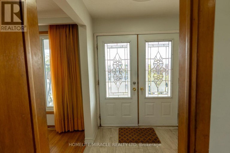 12 BRUBECK ROAD, Toronto (Humbermede), Ontario, M9M1W7
