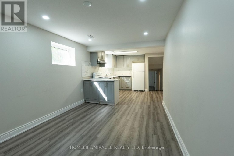12 BRUBECK ROAD, Toronto (Humbermede), Ontario, M9M1W7