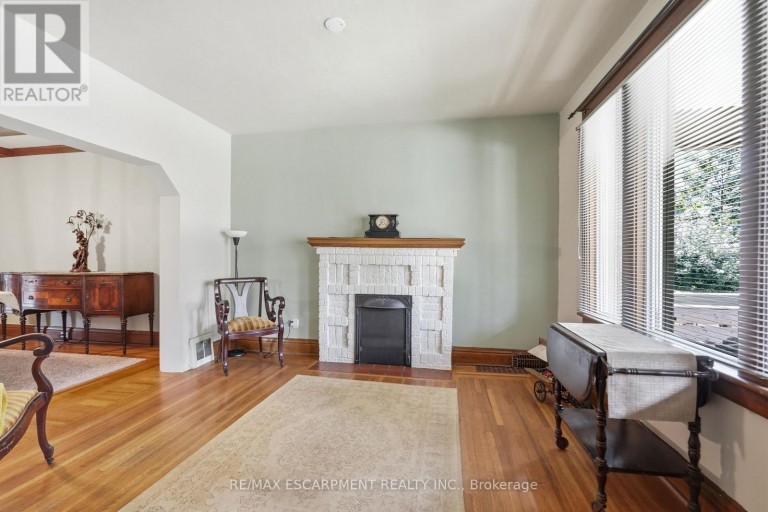 163 GROSVENOR AVENUE S, Hamilton (Delta), Ontario, L8M3L4