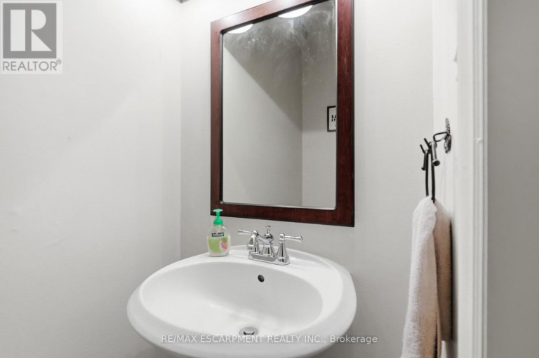 163 GROSVENOR AVENUE S, Hamilton (Delta), Ontario, L8M3L4