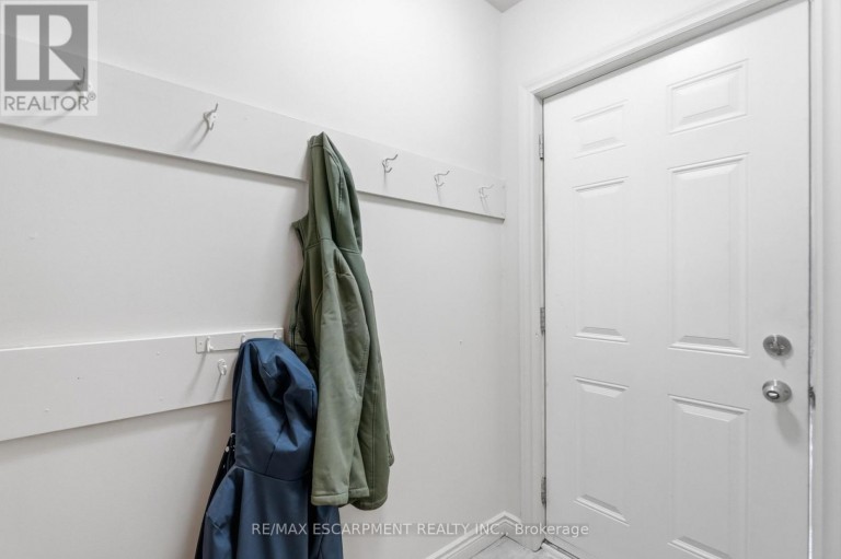 163 GROSVENOR AVENUE S, Hamilton (Delta), Ontario, L8M3L4