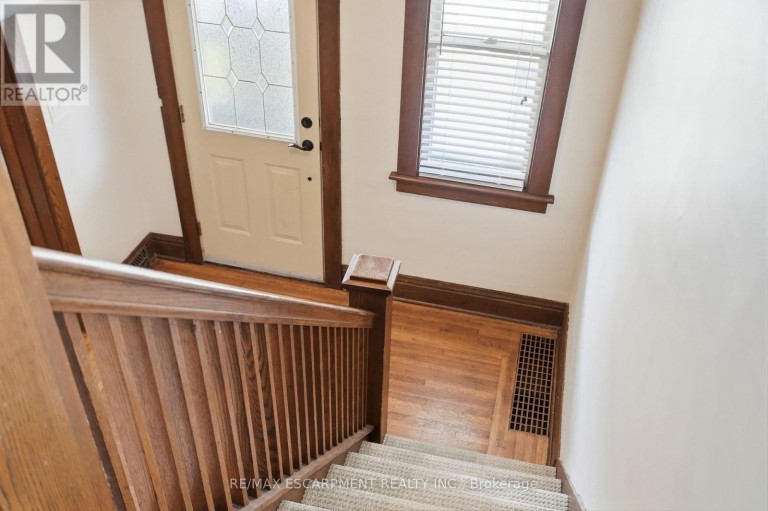 163 GROSVENOR AVENUE S, Hamilton (Delta), Ontario, L8M3L4