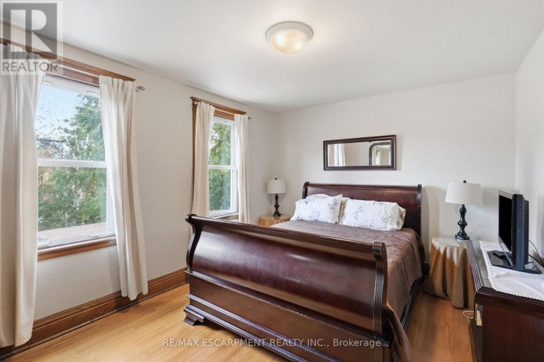 163 GROSVENOR AVENUE S, Hamilton (Delta), Ontario, L8M3L4