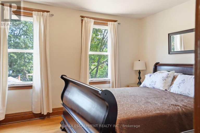 163 GROSVENOR AVENUE S, Hamilton (Delta), Ontario, L8M3L4